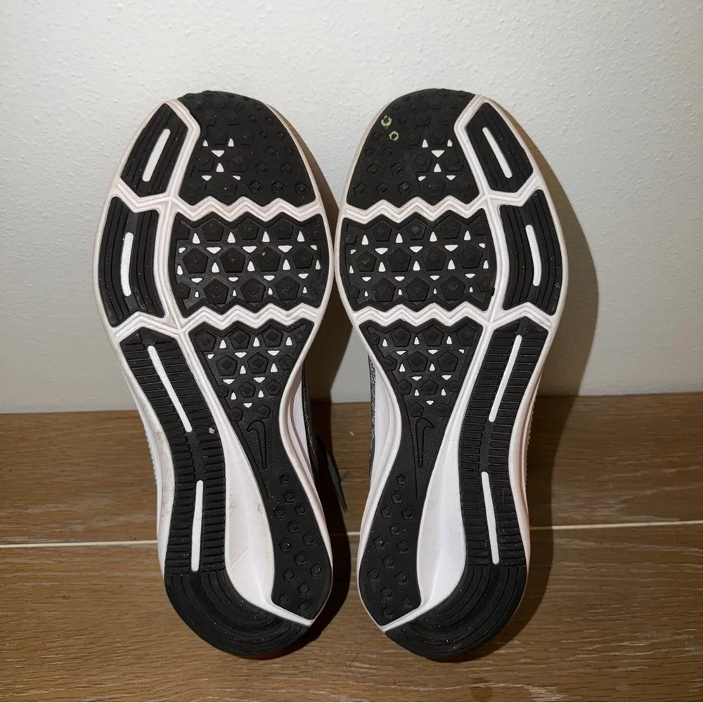 Women’s Nike Downshifter 9 Sneakers